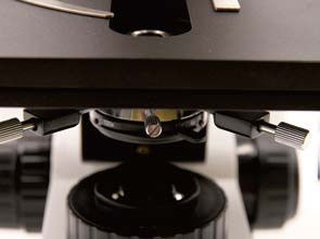 Odaklı Biyolojik Mikroskop B70 Objektif Dönüştürme Masası